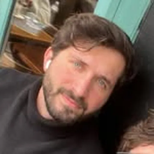 @clem.mov profile image