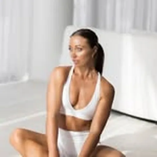 @courtneywatts.studio profile image