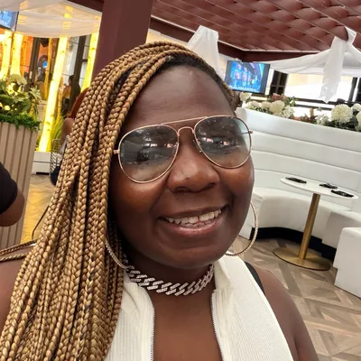 @creativeewhitney profile image