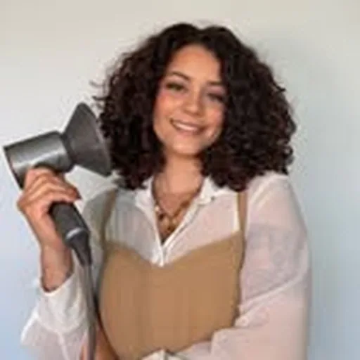 @curlsamore profile image