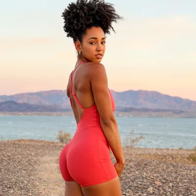 @curlswithv profile image