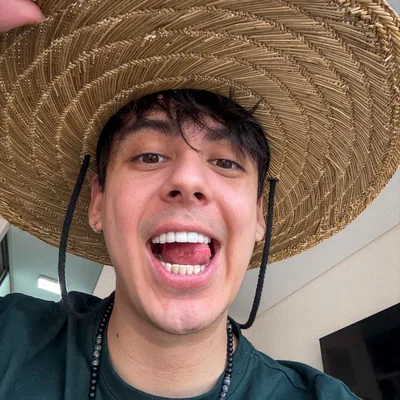 @curvavlogs profile image