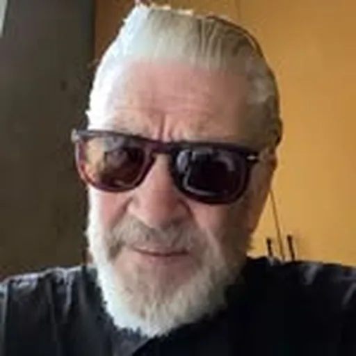@daily_lynch profile image