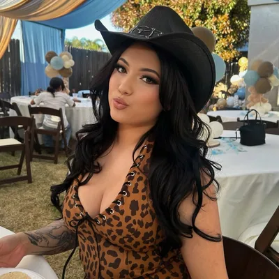 @daisyreyes__ profile image