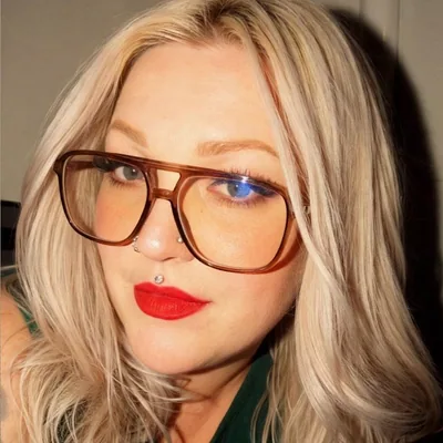 @dakotarogersmakeup profile image