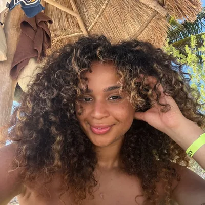 @debzdaaa profile image