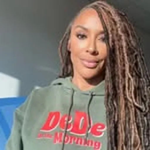 @dedeinthemorning profile image