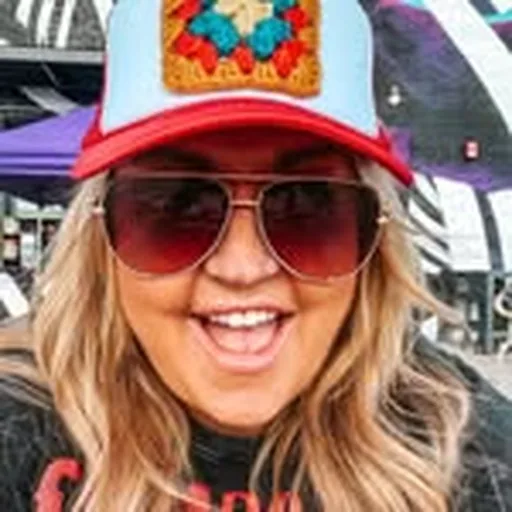 @denvershewrote profile image
