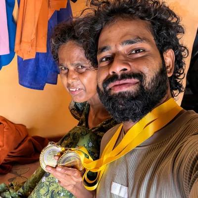 @desi_akashh profile image