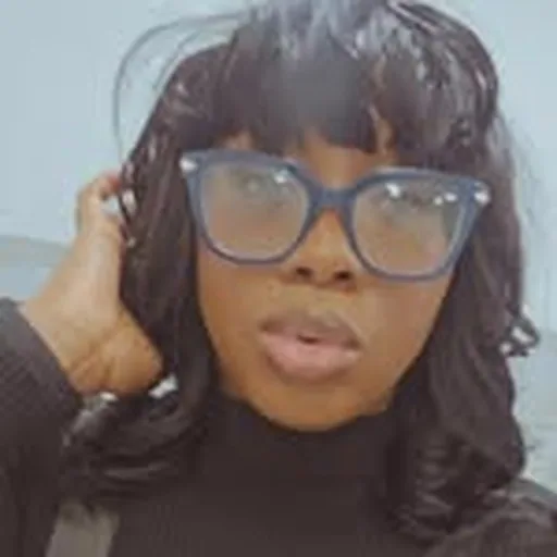 @dhq_charm profile image