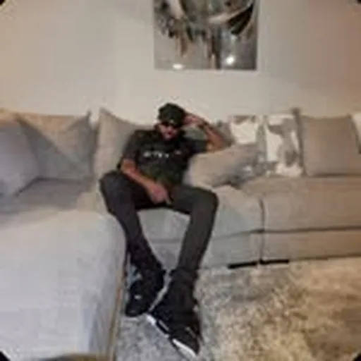 @dindinhemton profile image