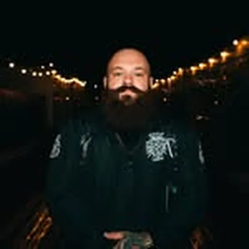@directorparada profile image