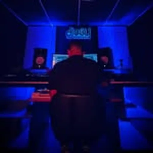 @dj_esli profile image