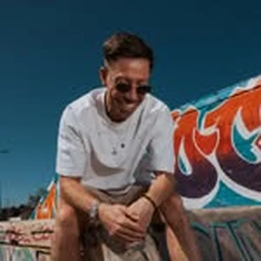 @dj_jamielove profile image