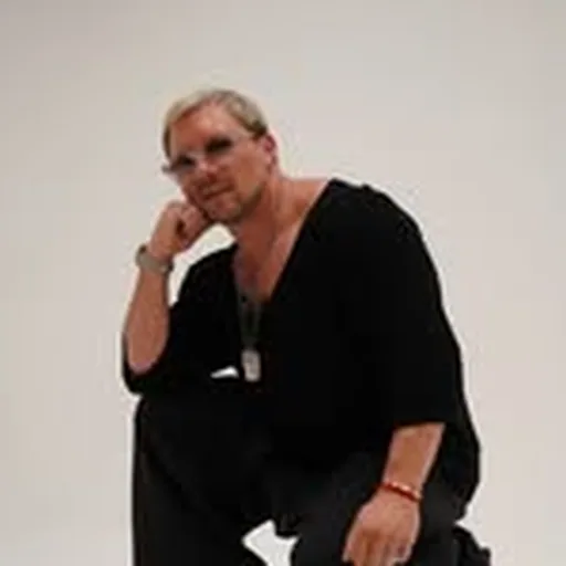 @dj_molchan profile image