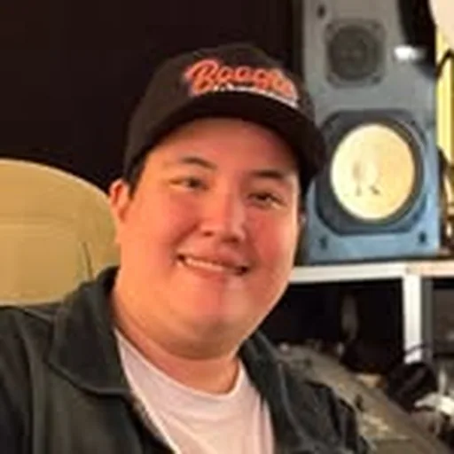 @djcrazyknees profile image