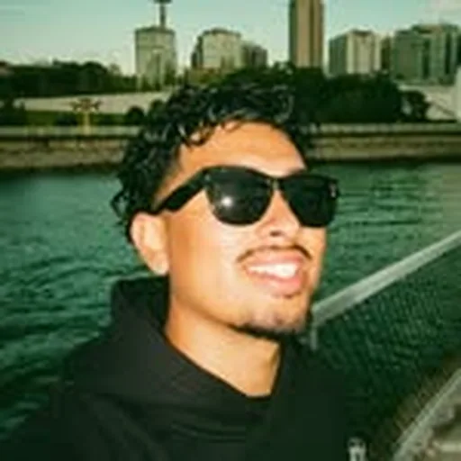 @djdroq profile image