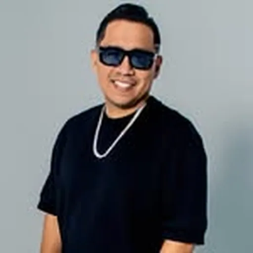 @djlivitup profile image