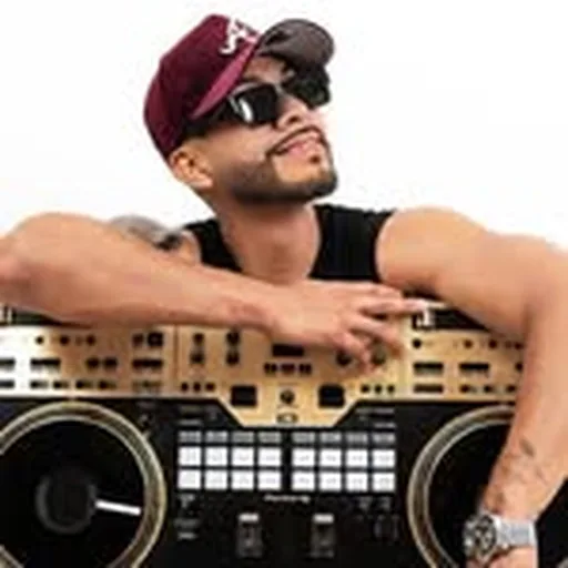 @djlunee profile image
