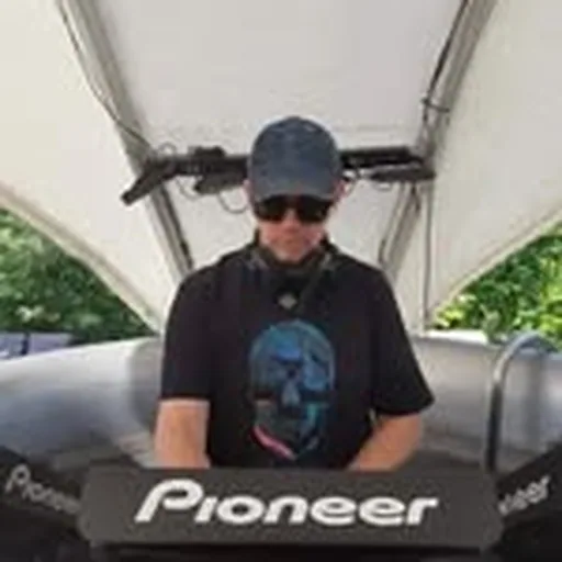 @djphiphi profile image