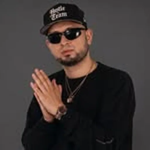@djsuelto profile image