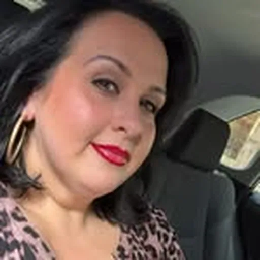 @dottydoesmakeup profile image