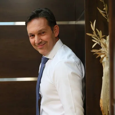 @dr.papalazarou profile image