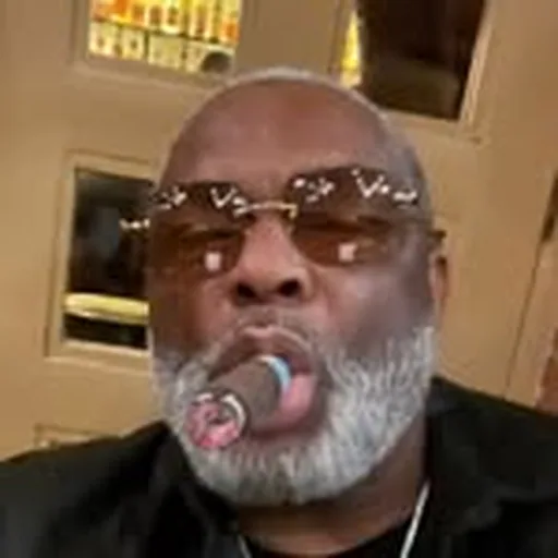 @drooted profile image