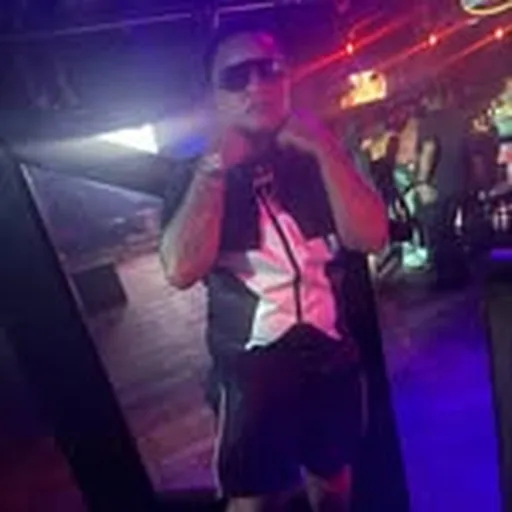 @e.b_____ profile image