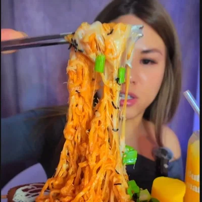 @eatwithslay profile image