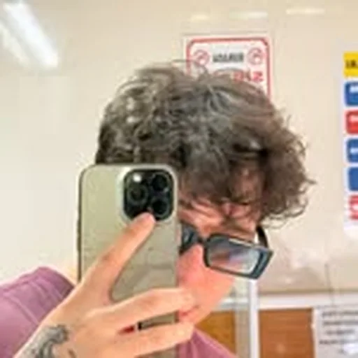 @efe.xl_ profile image