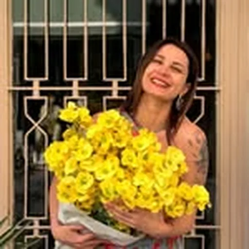 @eleni.glam profile image