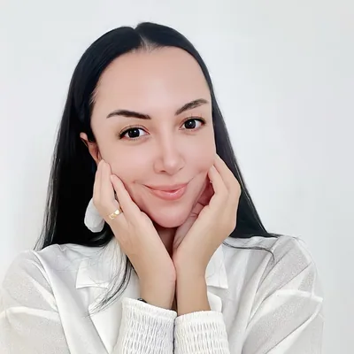 @elifezgiuzmansel profile image