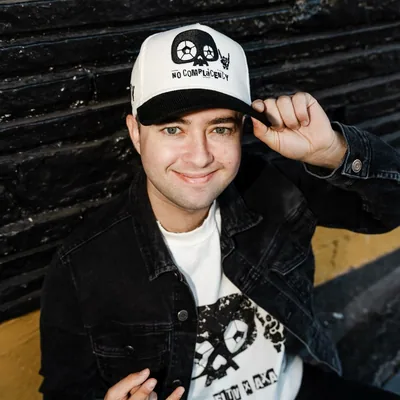 @elilessertv profile image