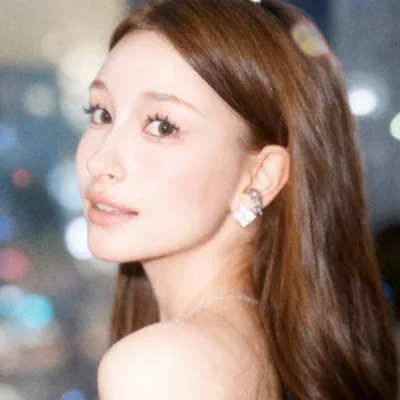 @elinazntl profile image
