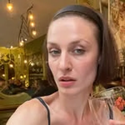 @elinehoyois profile image