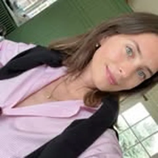 @ella.mills__ profile image