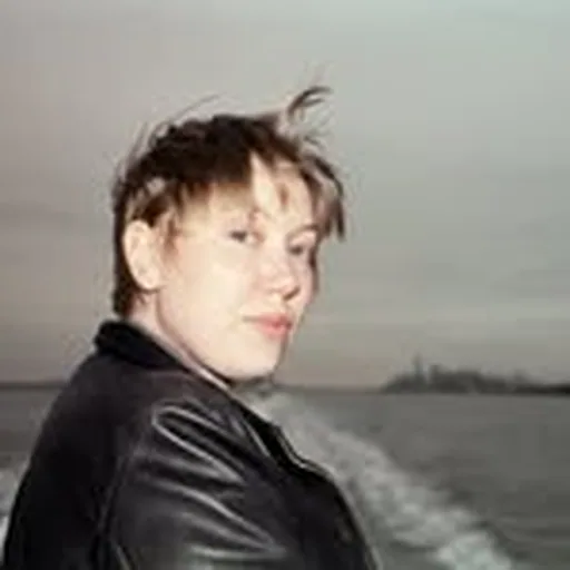 @ellenarkbro profile image