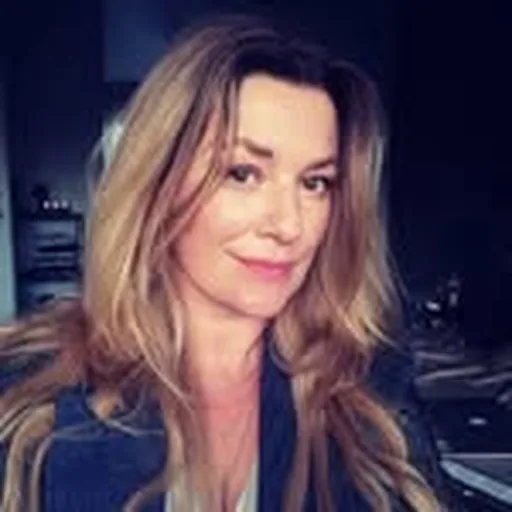 @emiliederoo profile image