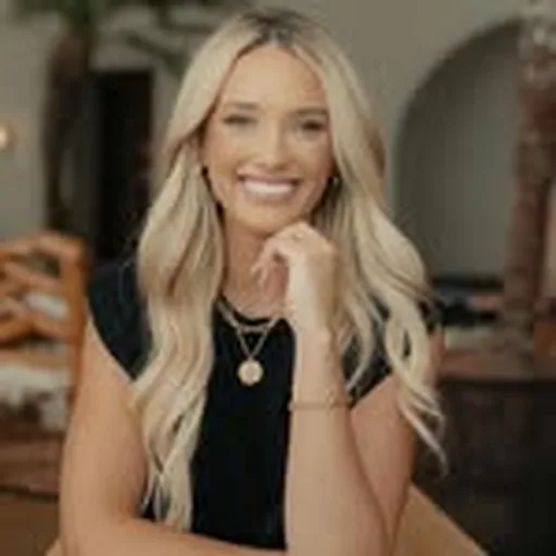 @emilyannetravis profile image