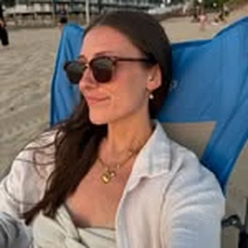 @emilyeleanor_miller profile image