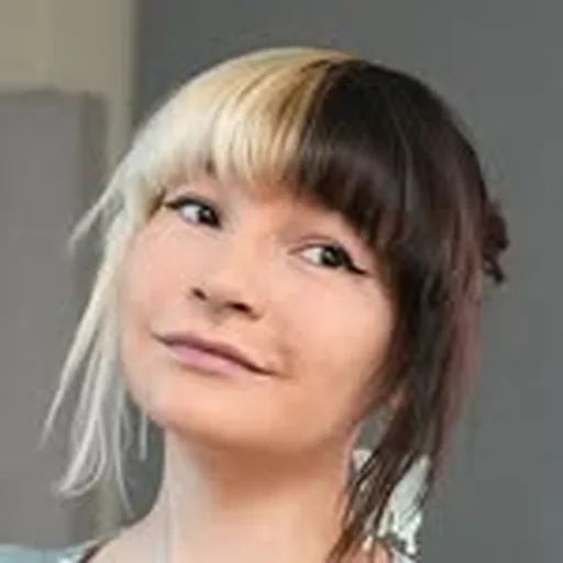 @emilyharpist profile image