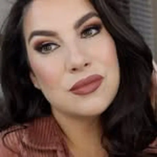 @emilynoel83 profile image