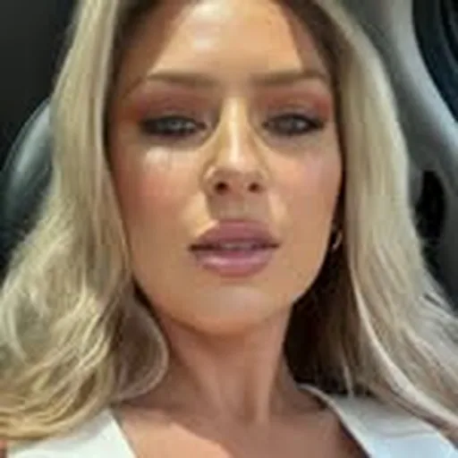 @emilyroxandich profile image