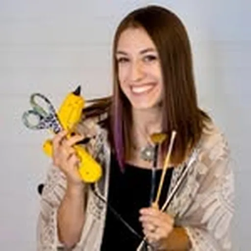 @emilyseilhamer_art profile image