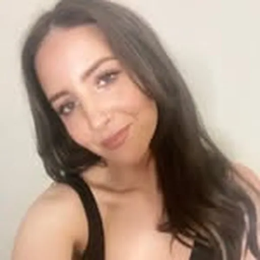@emilywilcoxmakeup profile image