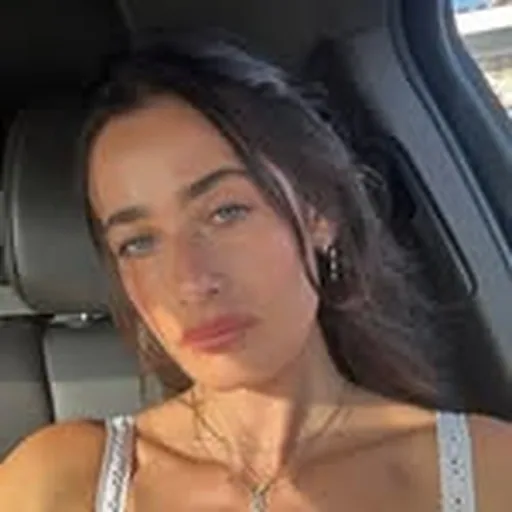 @emilyyysinger profile image