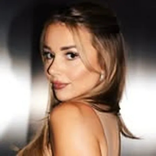 @emmaheesters profile image