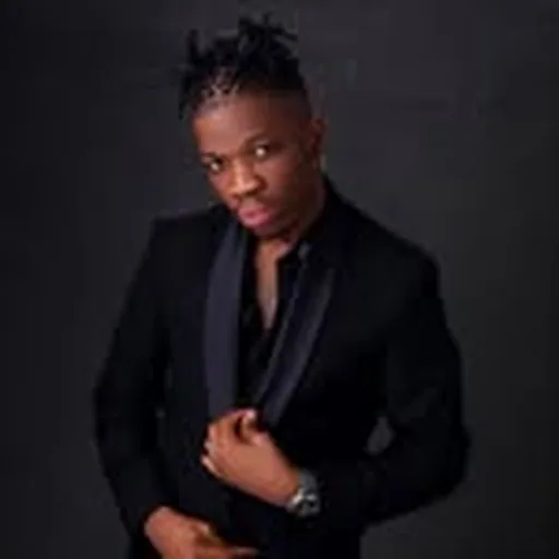@emmcee_rnb profile image