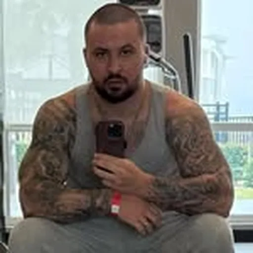 @emptycages.vegan profile image